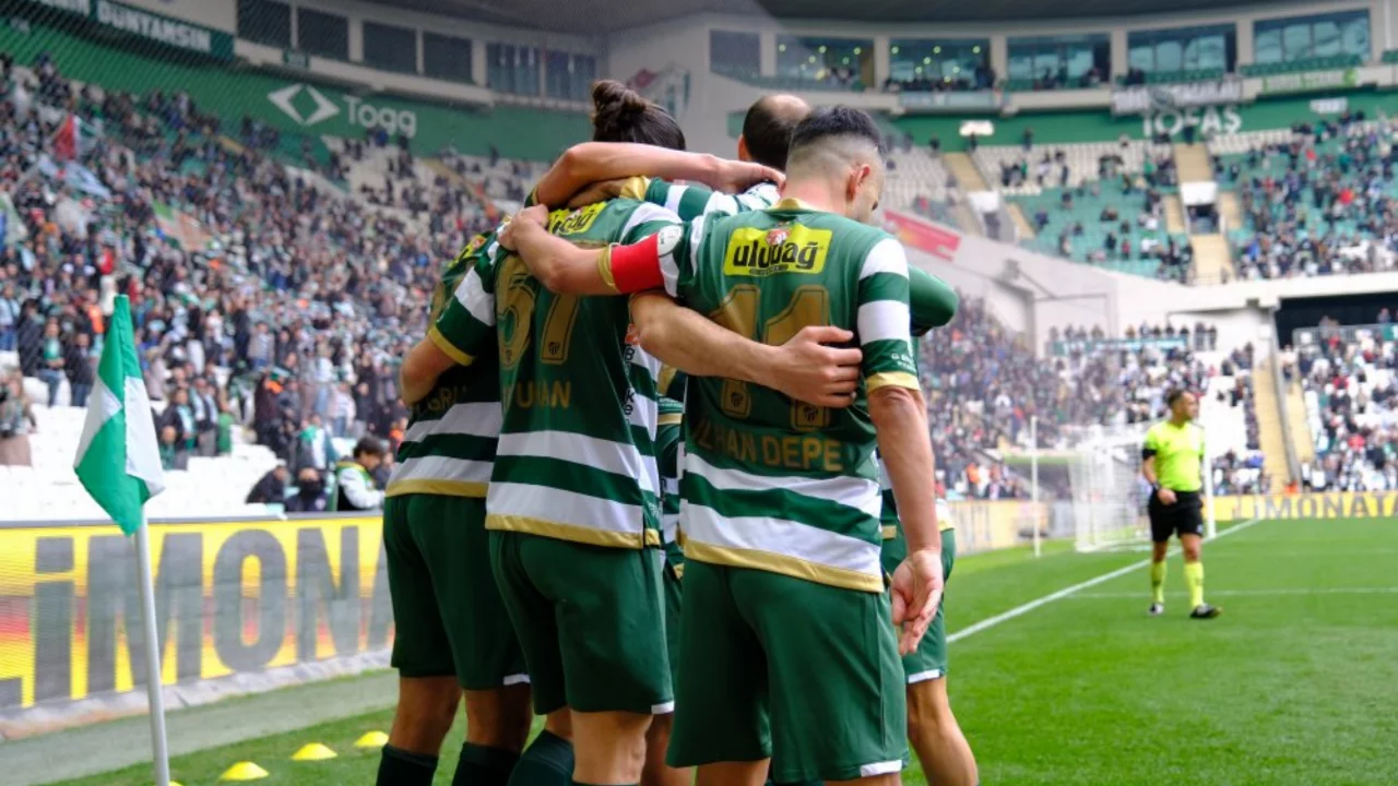 TFF 1.Lig statüsünü açıkladı! Bursaspor'u neler bekliyor?