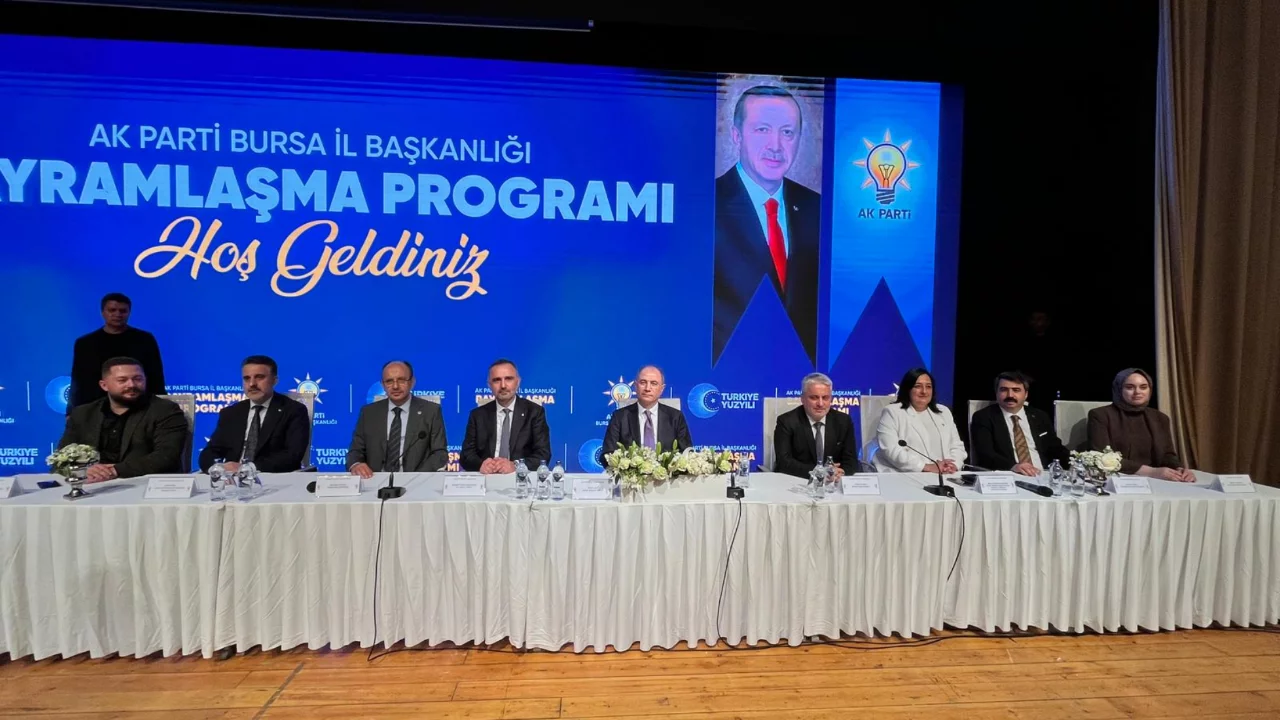 AK Parti Bursa teşkilatı bayramlaşma programında buluştu! 