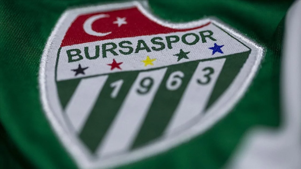 Beklenen açıklama geldi! Bursaspor yeni sezonun ilk bombasını patlattı...