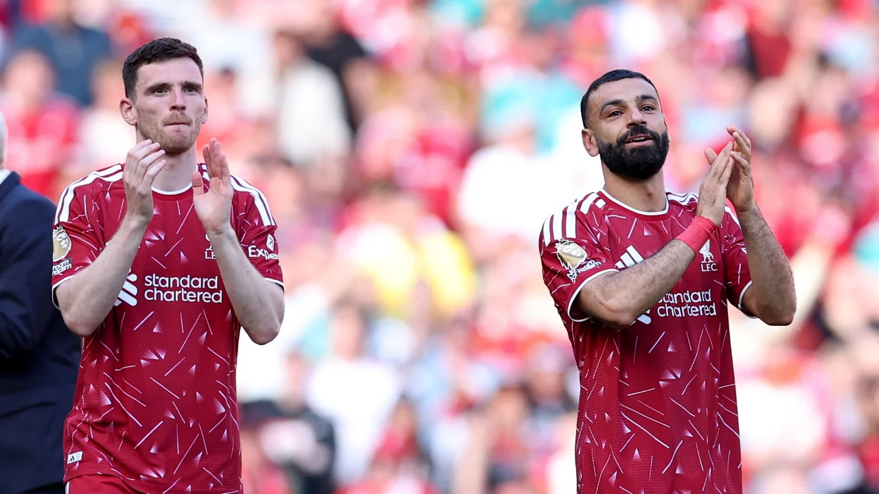 Mohamed Salah ve Robertson, Liverpool'a veda etti