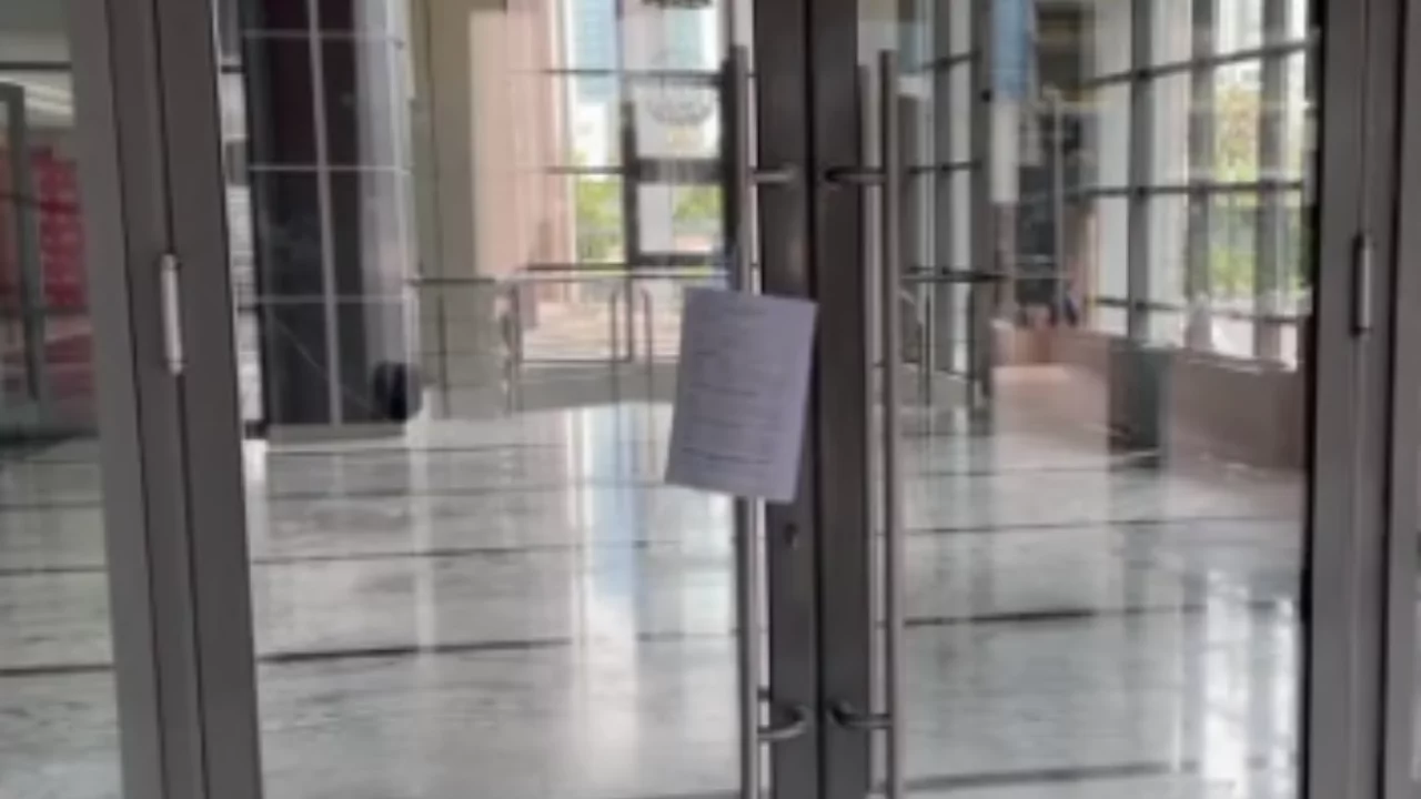 CHP'de yeni dönem! "Mutlak butlan" kararı kapıya asıldı