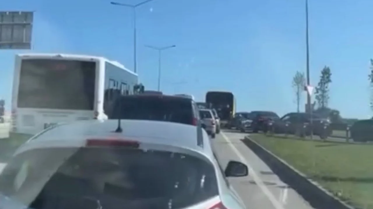 Bursa'da kurban pazarı yolu kilitlendi! Araç kuyruğu kilometreleri buldu...