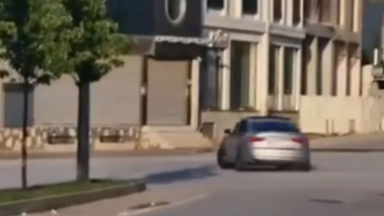 Bursa'da cadde ortasında drift kabusu! Mahalleli feryat ediyor