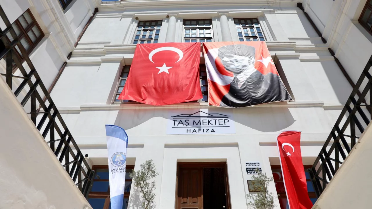 Yıllar sonra kapılarını açtı! Bursa'da adeta zaman yolculuğu...