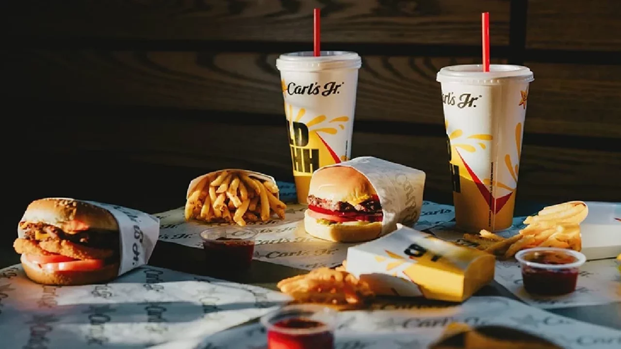 Türkiye'de de şubeleri bulunan fast food devinde kriz: 49 restoran satışa çıkarıldı