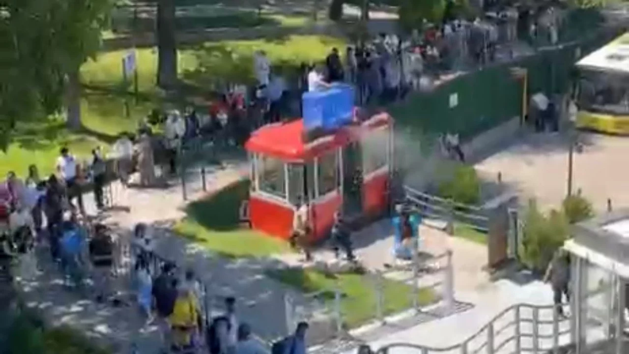 Bursa'da teleferik kuyruğu bir anda festivale döndü!