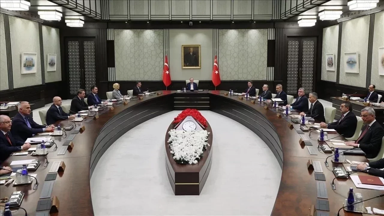 Kabine'de bayram tatili sonrası yoğun mesai! Ekonomi ve güvenlik konusu masada
