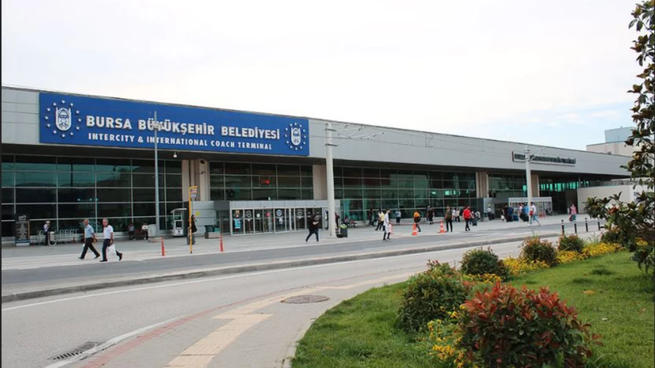 Bursalı yolcular isyanda: "Bekleme süresi 1,5 saat"