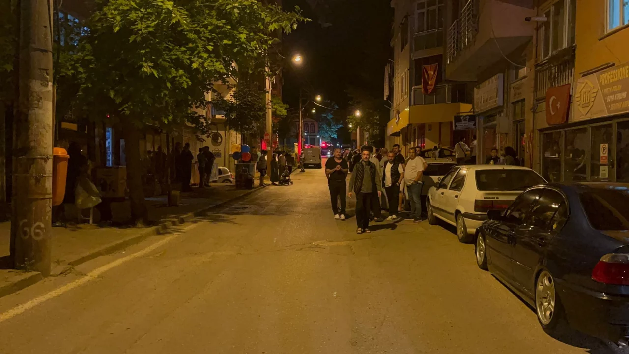 Bursa'da bir mahalle evlerini terk etti!