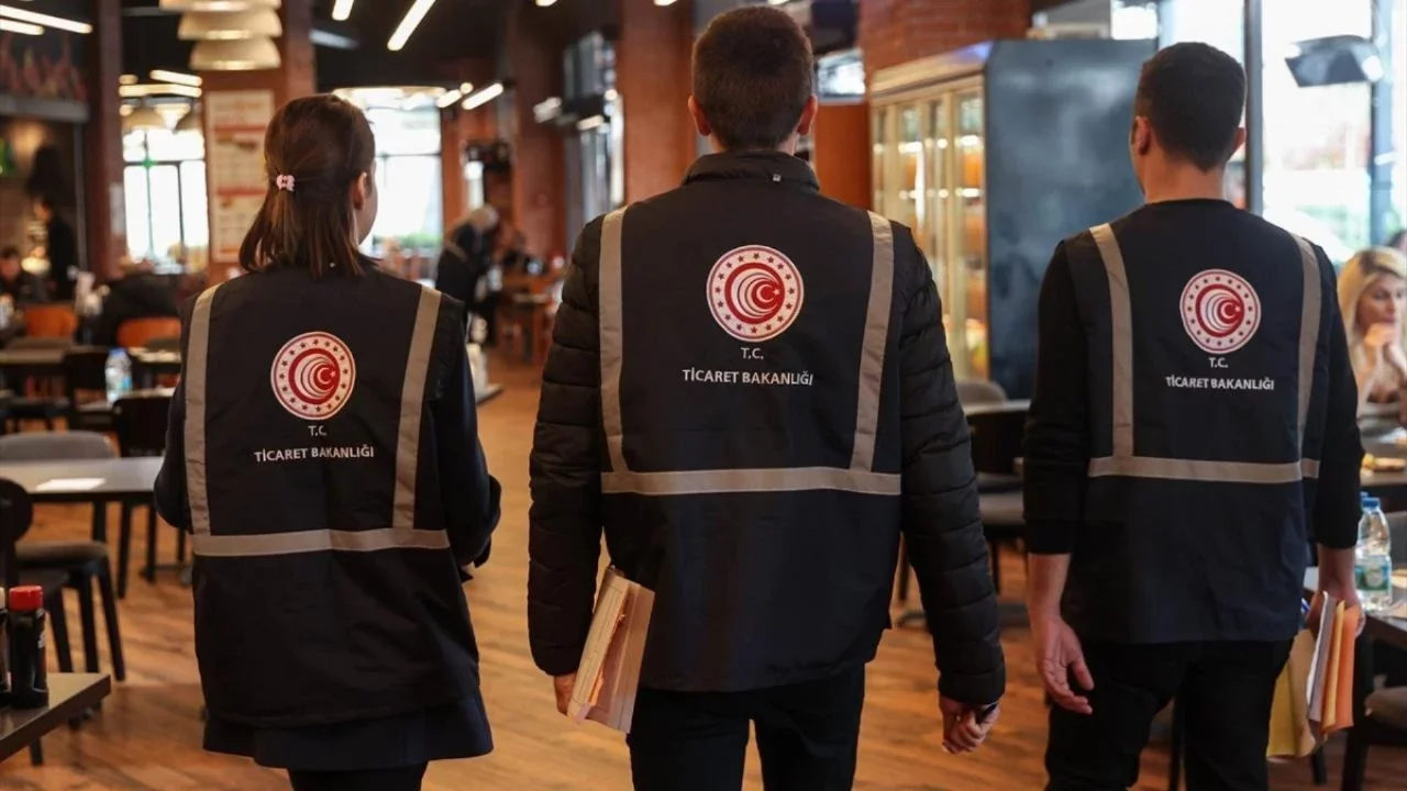 Bir markanın çocuk kıyafetinde tehlike: Raflardan tek tek toplatılıyor!