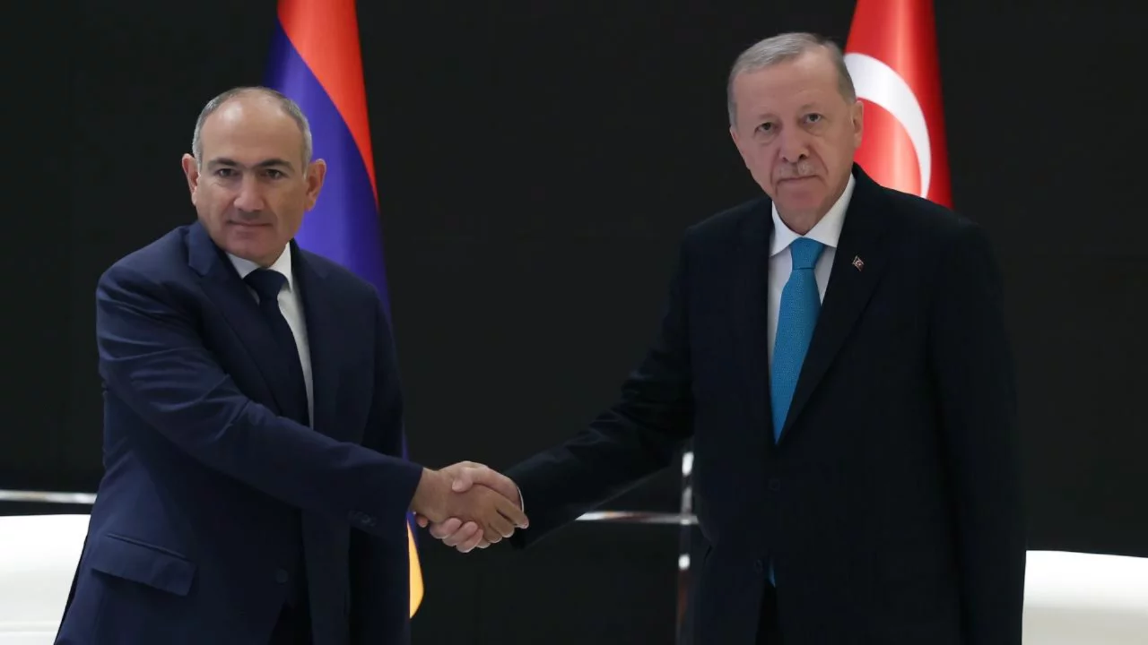 Cumhurbaşkanı Erdoğan, Ermenistan lideri Paşinyan ile görüştü