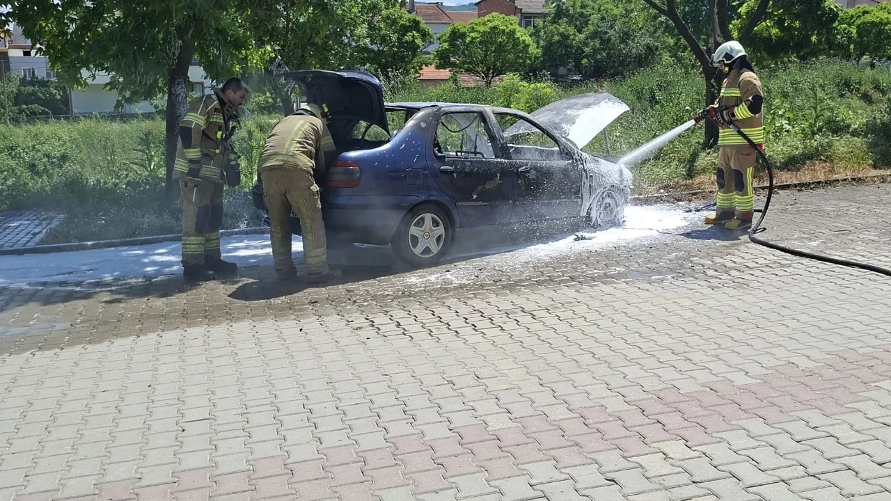 Bursa'da korku dolu anlar: Seyir halinde alevlere teslim oldu!