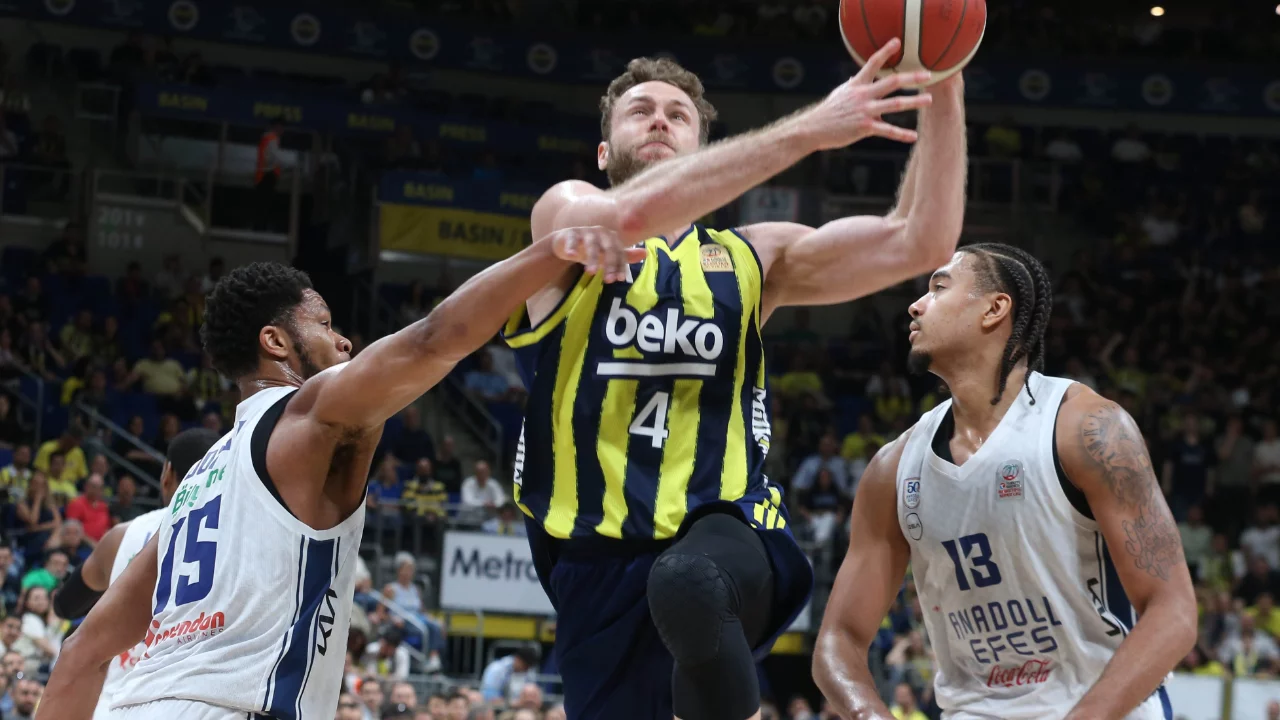 Fenerbahçe seride durumu 2-0'a getirdi