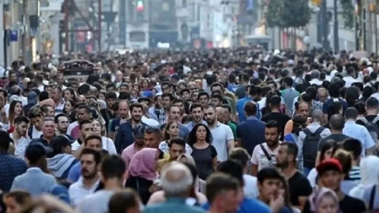 T&Uuml;İK son verileri a&ccedil;ıkladı: İşsizlikte dikkat &ccedil;eken değişim g&uuml;ndemde