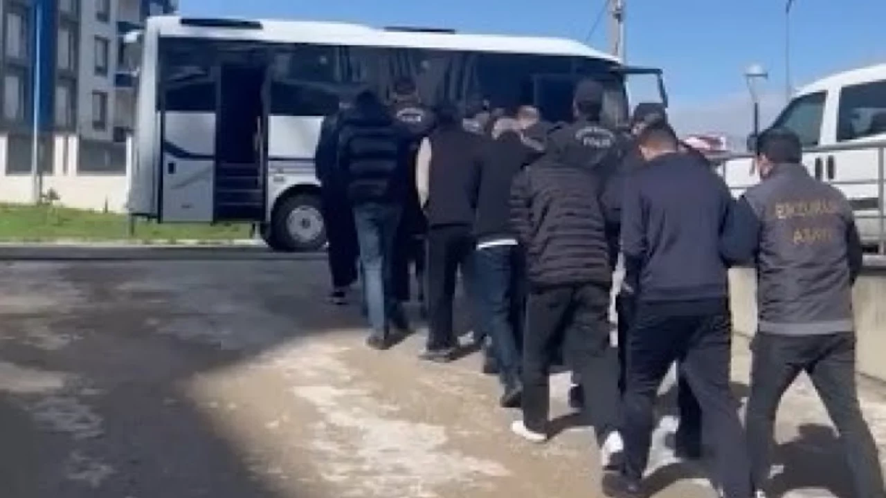 17 ilde dev dolandırıcılık operasyonu! 503 ş&uuml;pheli yakalandı...