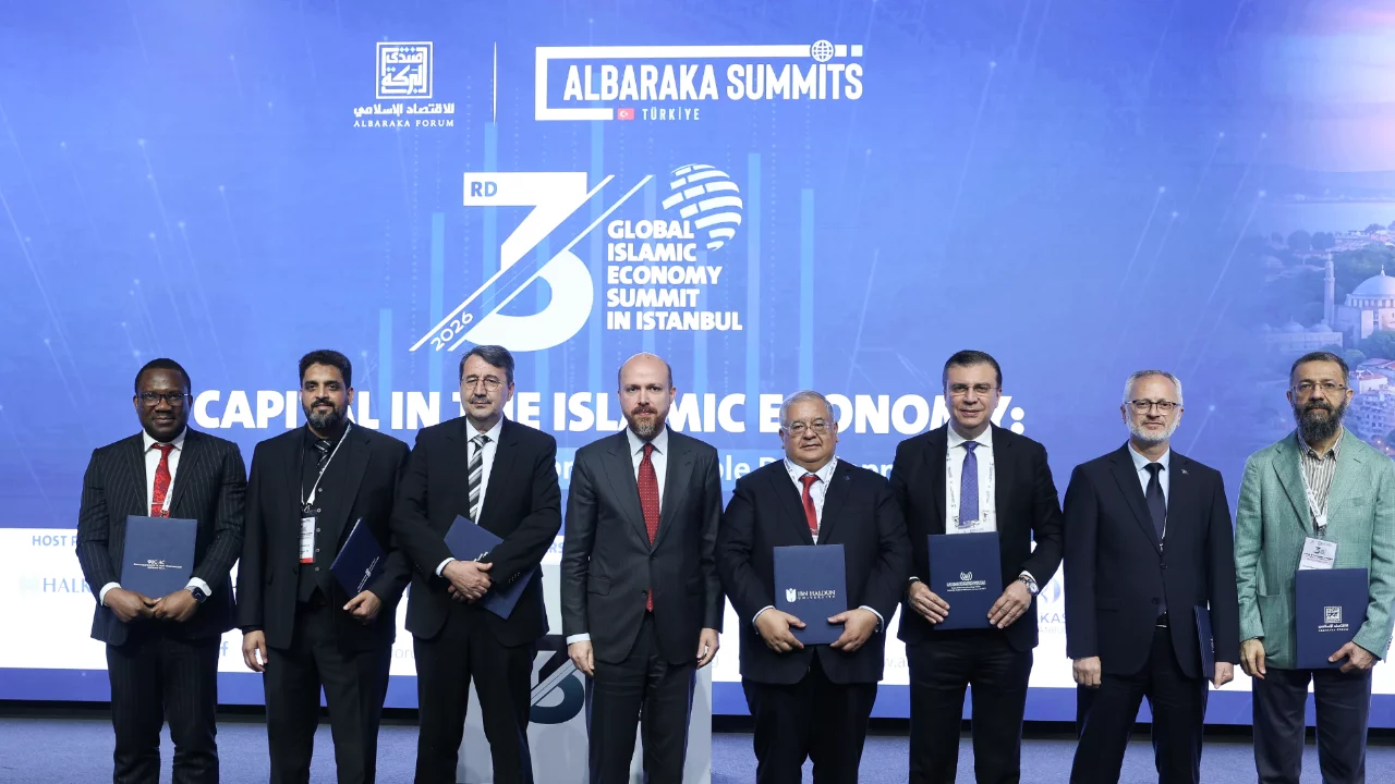 Mehmet Şimşek'ten yatırımcılara İstanbul çağrısı: "Türkiye yeni bir merkez oluyor"