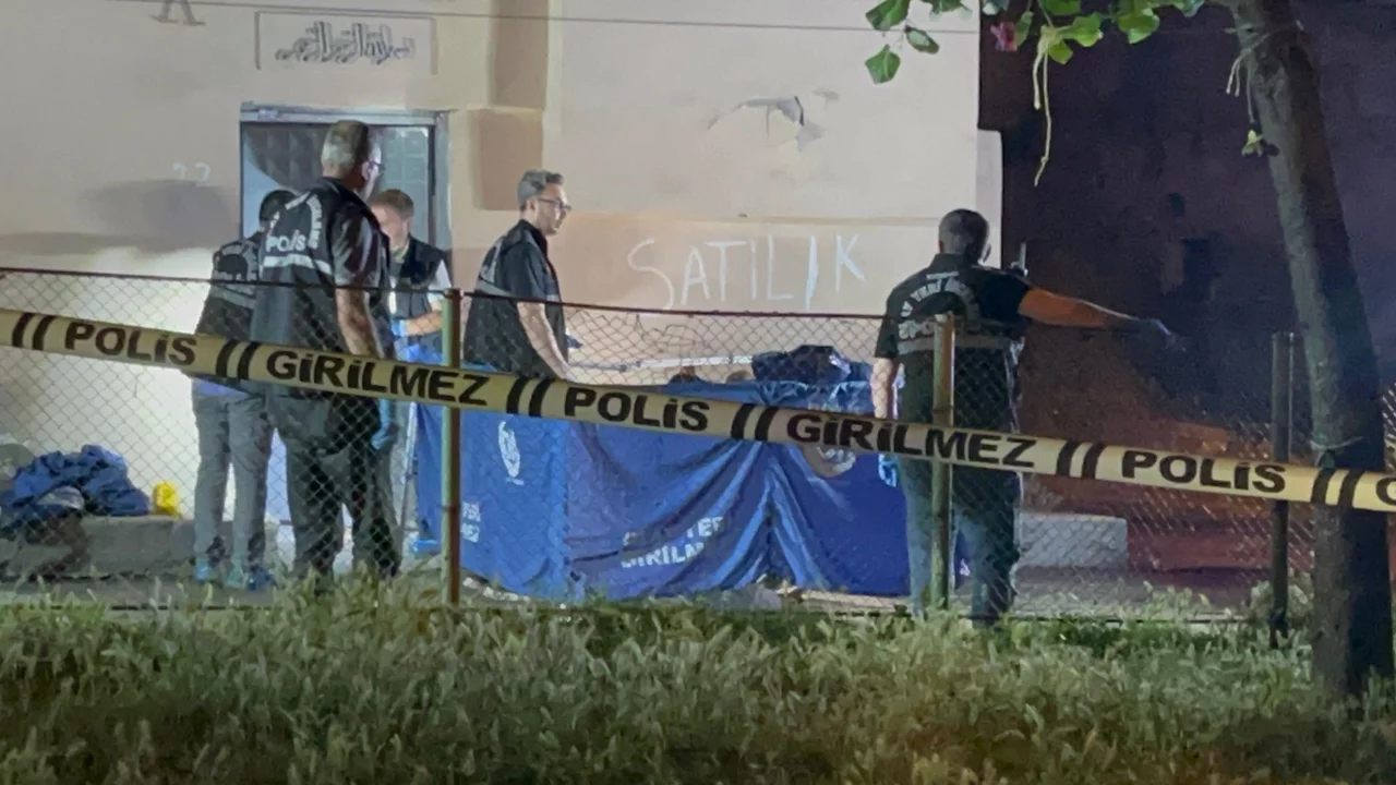 Bursa'da gece yarısı dehşeti! Karı-koca sokak ortasında &ouml;ld&uuml;r&uuml;ld&uuml;...