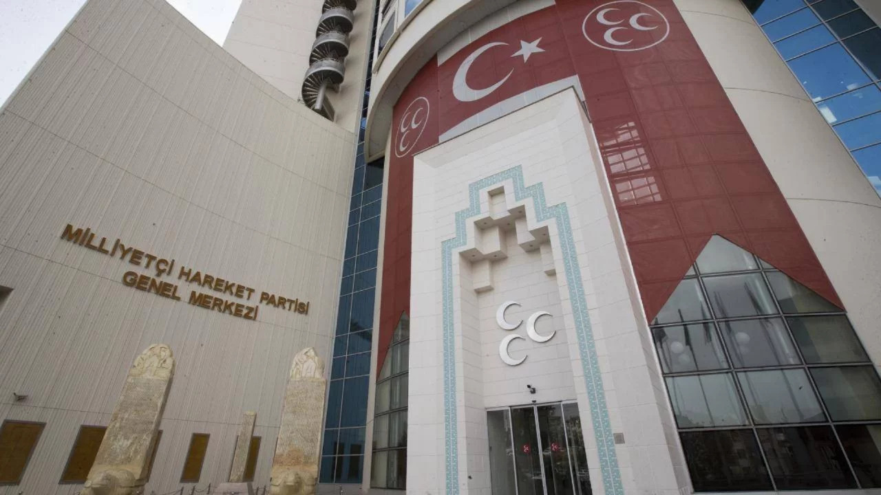 MHP'de bir il teşkilatı daha feshedildi