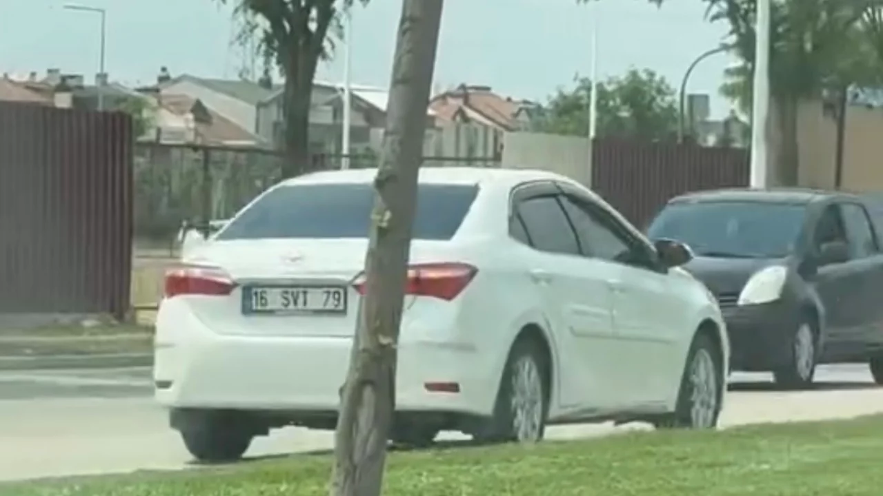 Bursa'da sürücüler ecel terleri döktü: Akan trafiğe karşı inatla ilerledi