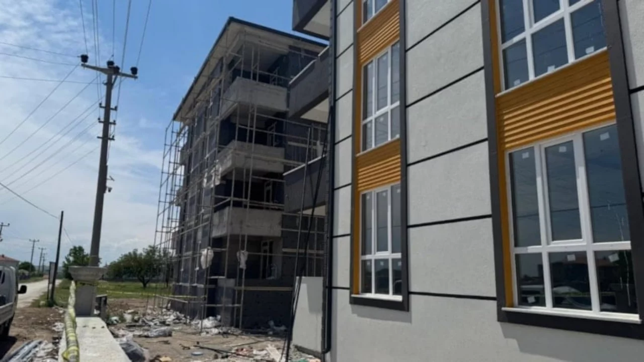 &Ccedil;alışırken elektrik akımına kapıldı