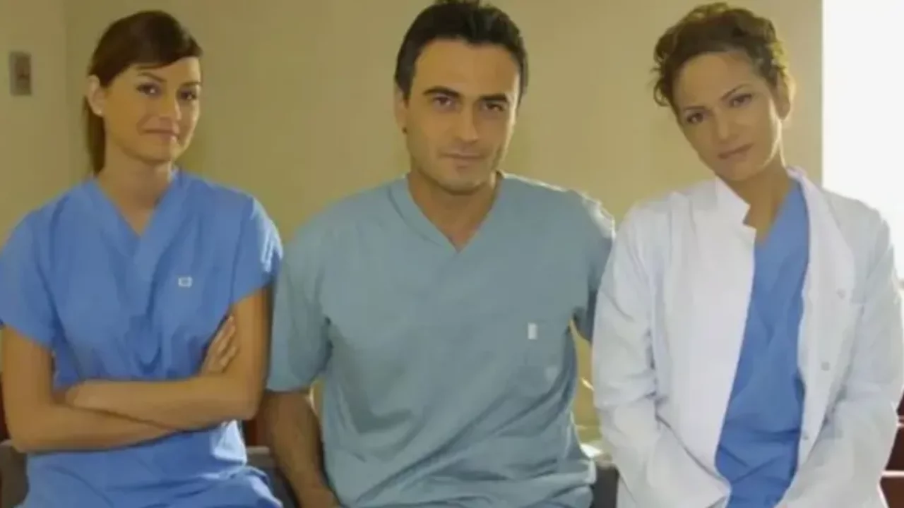 Doktorlar dizisinin unutulmaz ikilisi yıllar sonra yeniden g&uuml;ndemde! Son g&ouml;r&uuml;nt&uuml;leri sosyal medyayı hareketlendirdi