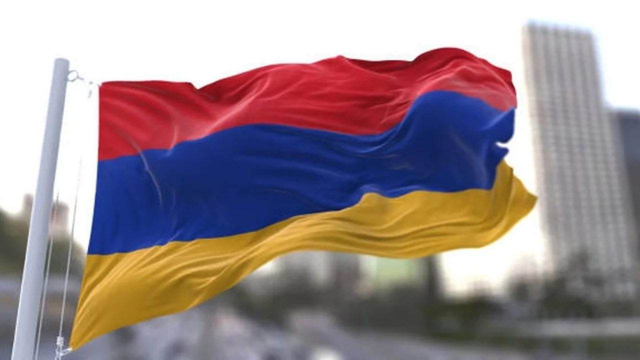 Ermenistan parlamento se&ccedil;imleri i&ccedil;in sandık başında