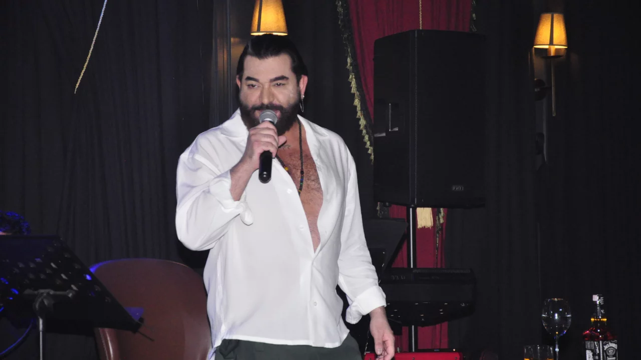Sefa Cheshmberah'tan Bursa'da unutulmaz m&uuml;zik ş&ouml;leni