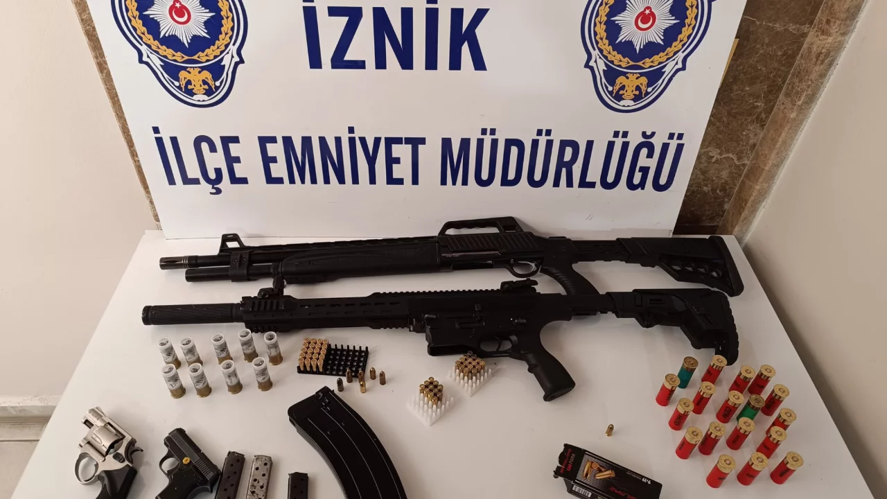 Bursa İznik'te şafak operasyonu