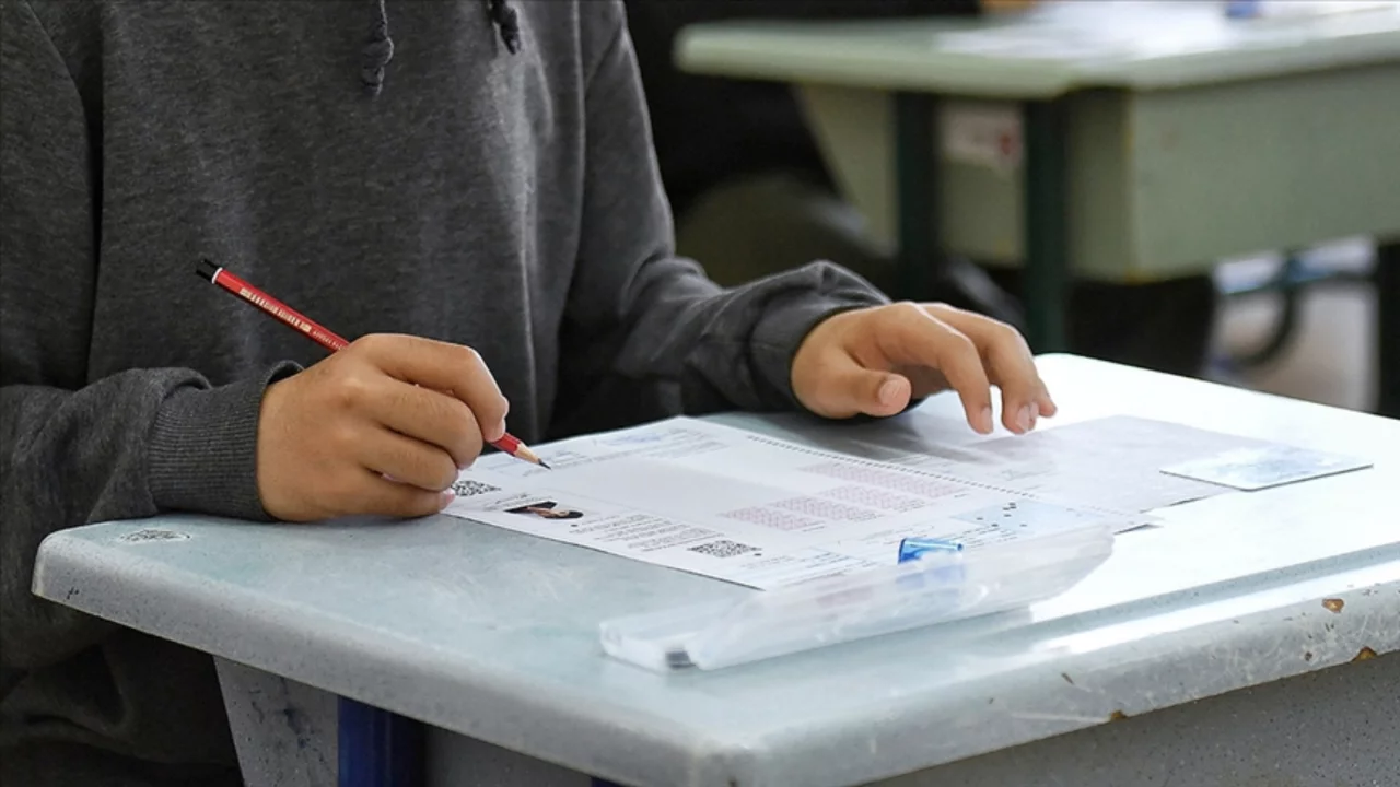 12 Haziran Okullar Tatil mi? MEB'den LGS Açıklaması