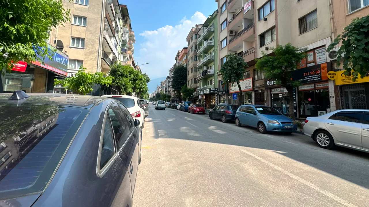 Bursa'da esnafın otopark &ccedil;ağrısı: "D&uuml;zenleme getirilmeli..."