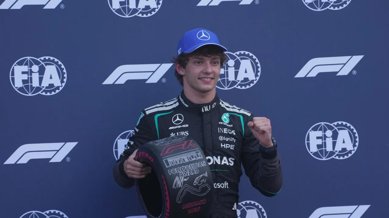 Formula 1'de Monaco Grand Prix'si tarih yazdı: 19 yaşındaki kimi antonelli zirveye &ccedil;ıktı