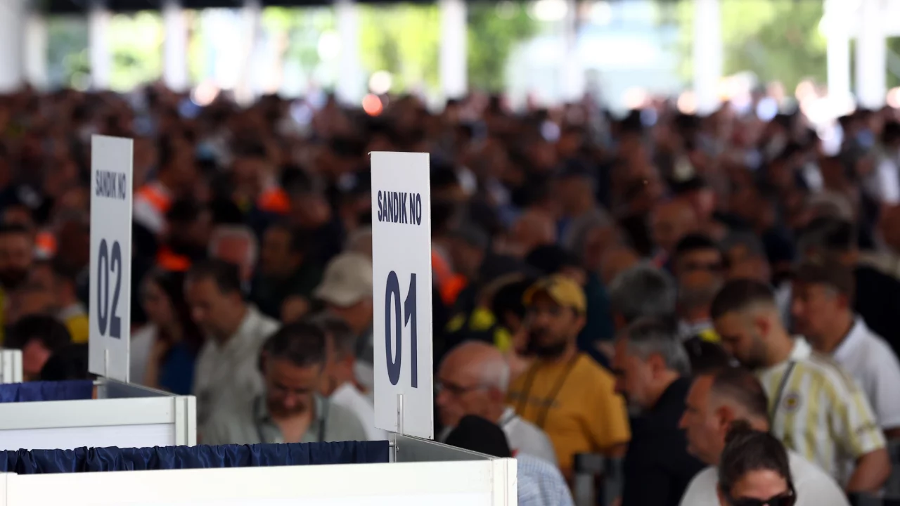 Fenerbahçe'de tarihi seçim günü: Oy sayımı başladı, gözler sonuçlarda!