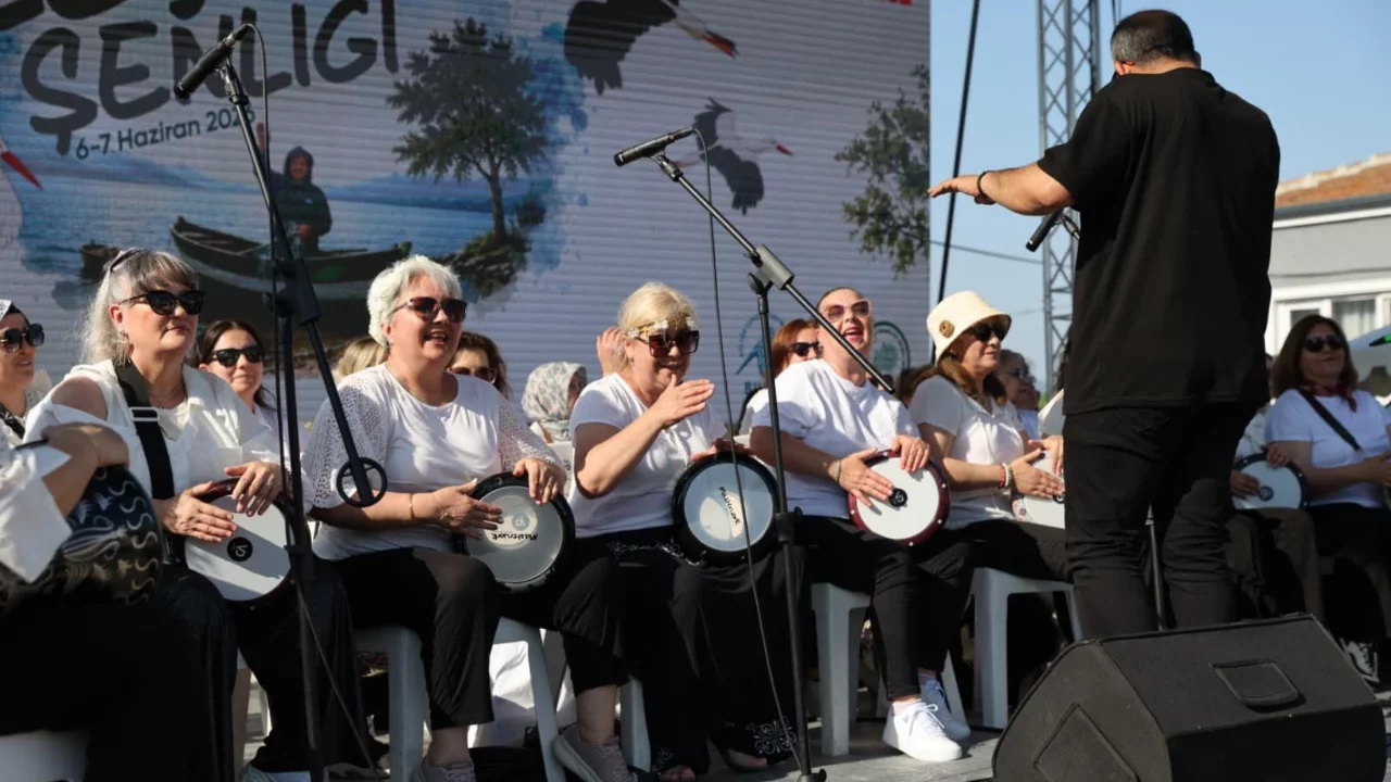 Bursa'da leylek şenliği coşkusu sürüyor: Eskikaraağaç'ta doğa ve kültür bir araya geldi