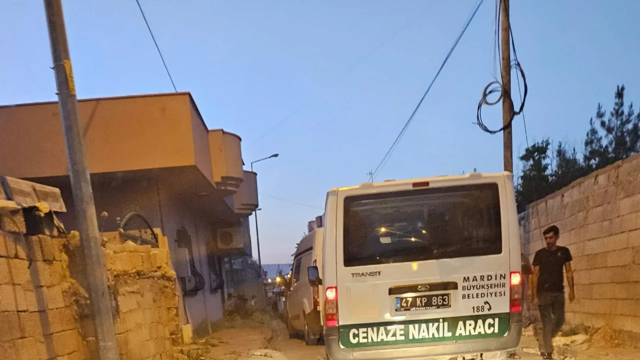 30 yaşındaki 4 &ccedil;ocuk babası evinde &ouml;l&uuml; bulundu...