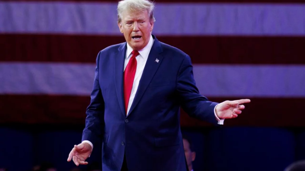 Trump'tan İran'a "masa" mesajı: F&uuml;ze saldırıları sonrası dikkat &ccedil;eken &ccedil;ağrı