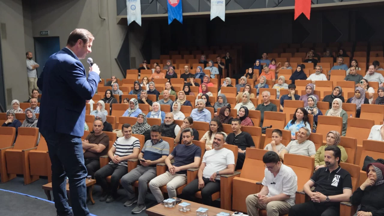 Yıldırım Belediyesi'nden ailelere rehberlik eğitimi