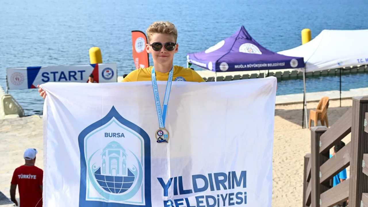 Yıldırımlı yüzücülere milli gurur!