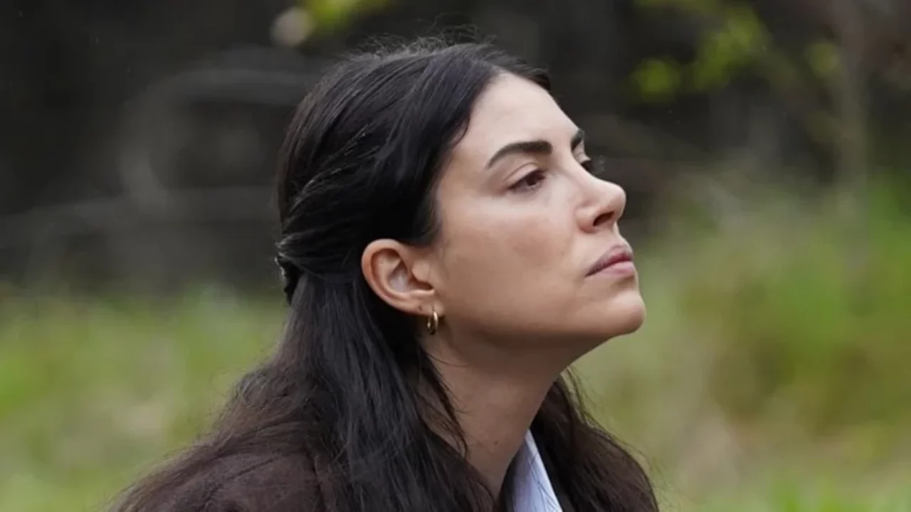 Sezon finali sonrası radikal değişim! Deniz Baysal saçlarını kestirdi