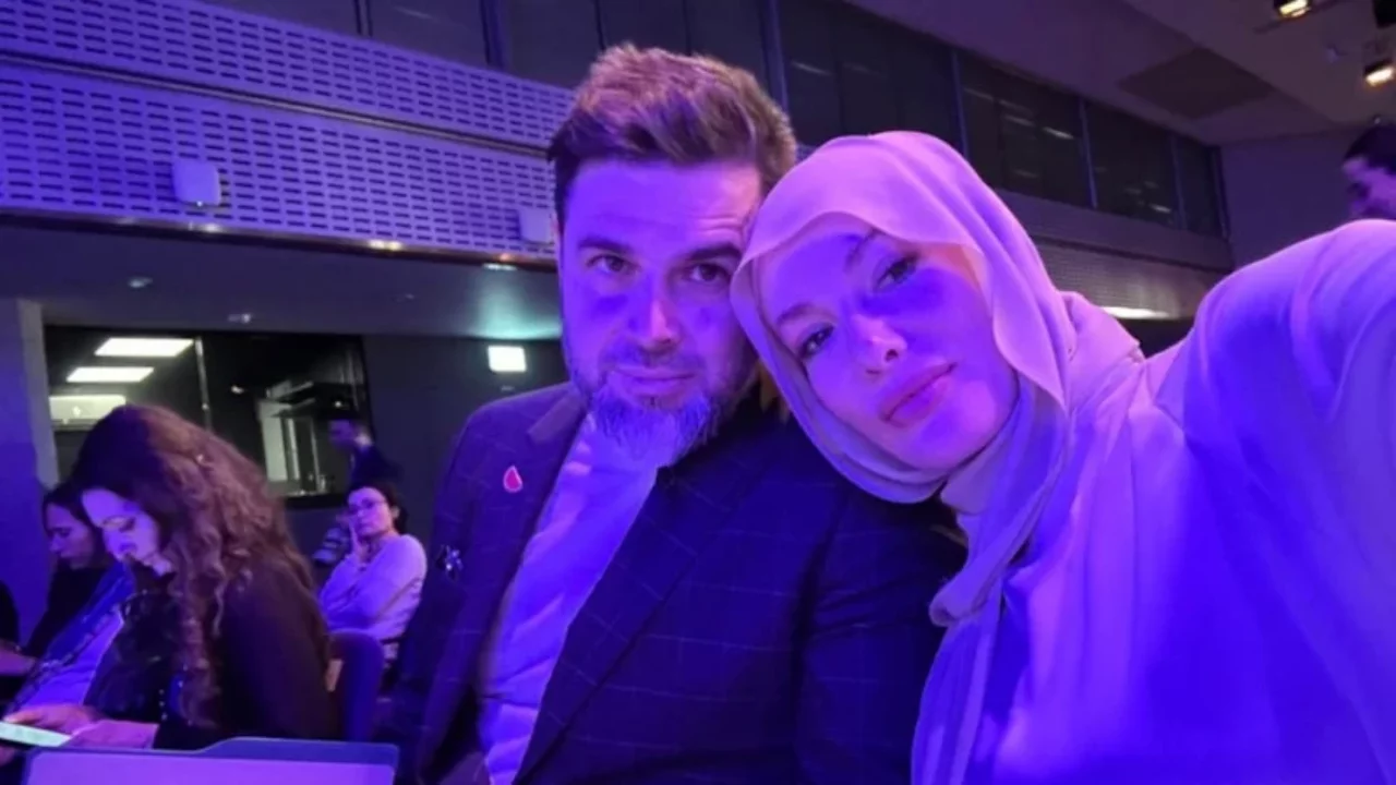 Gamze &Ouml;z&ccedil;elik ve Reshad Strik'ten yıl d&ouml;n&uuml;m&uuml;nde romantik mesaj!