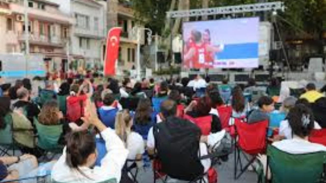 Mudanya'da tarihi randevu: D&uuml;nya Kupası heyecanı dev ekranda yaşanacak!