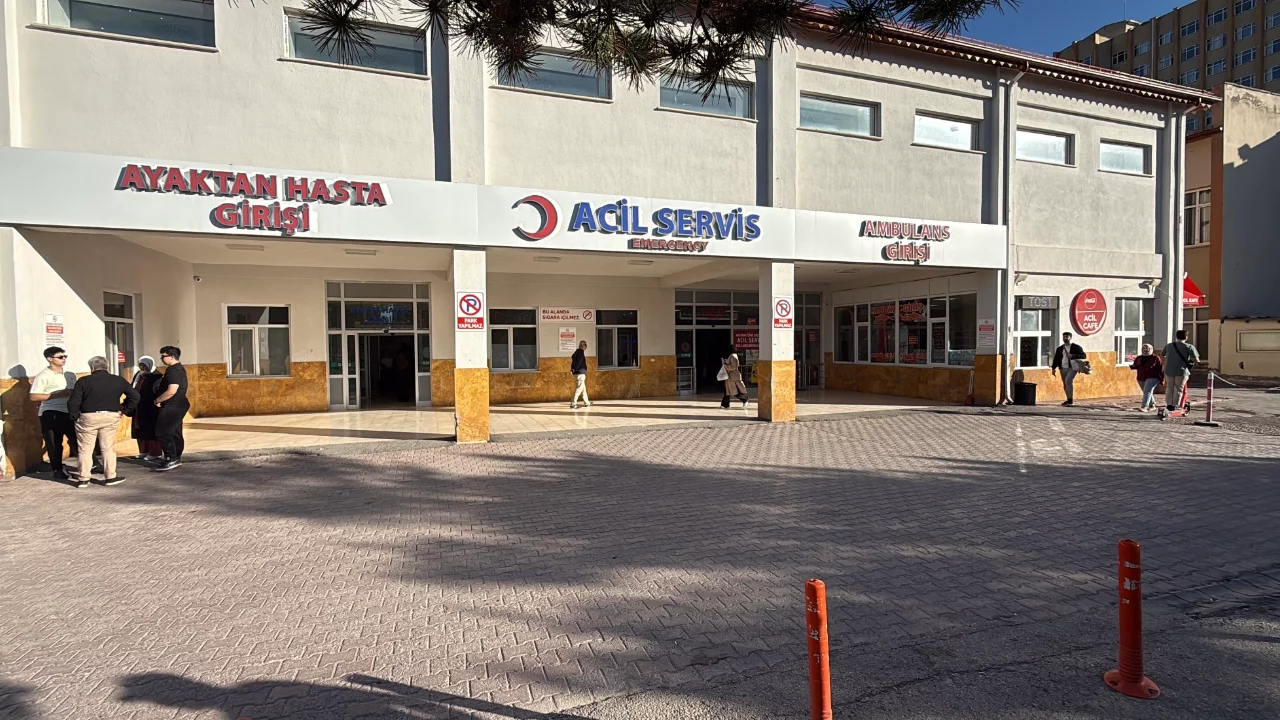 Psikolojik sorunları olan inşaat işçisi dehşet saçtı! Baltayla 3 kişiyi ağır yaraladı...