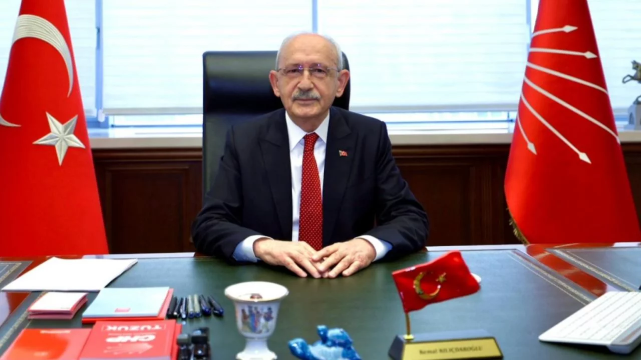 Kemal Kılı&ccedil;daroğlu'ndan flaş a&ccedil;ıklama: Kurultay mesajı verdi...