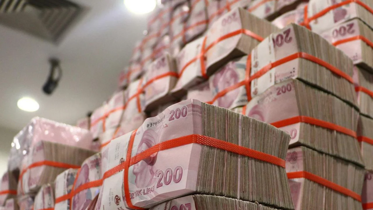 Benzeri g&ouml;r&uuml;lmemiş ikramiye bir kişiye &ccedil;ıktı! Bir anda T&uuml;rkiye'nin en zenginlerinden oldu