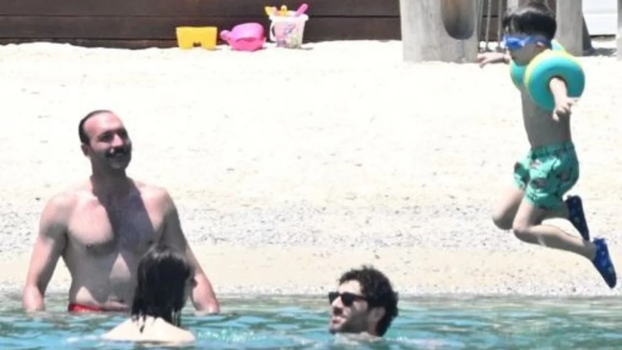 Bodrum'da yaz sezonu hareketlendi! Ünlü oyuncuların güvercinlik tatili objektiflere yansıdı