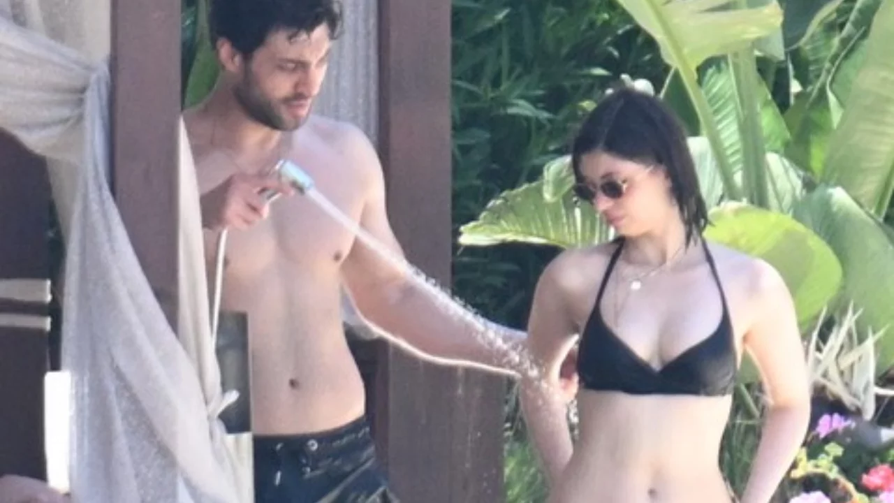 Bodrum'da aşk karesi! Ali Öner ve Zeynep Atılgan tatilde objektiflere yansıdı