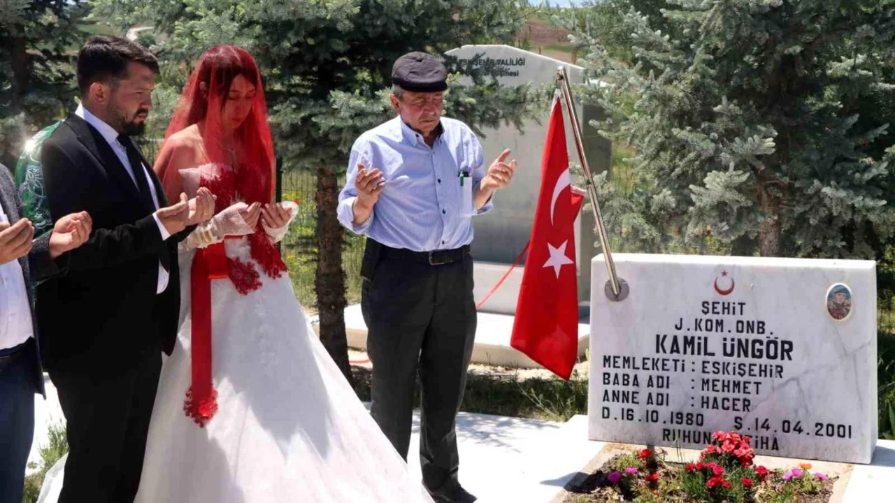 En mutlu gününde ismini aldığı şehit amcasını unutmadı