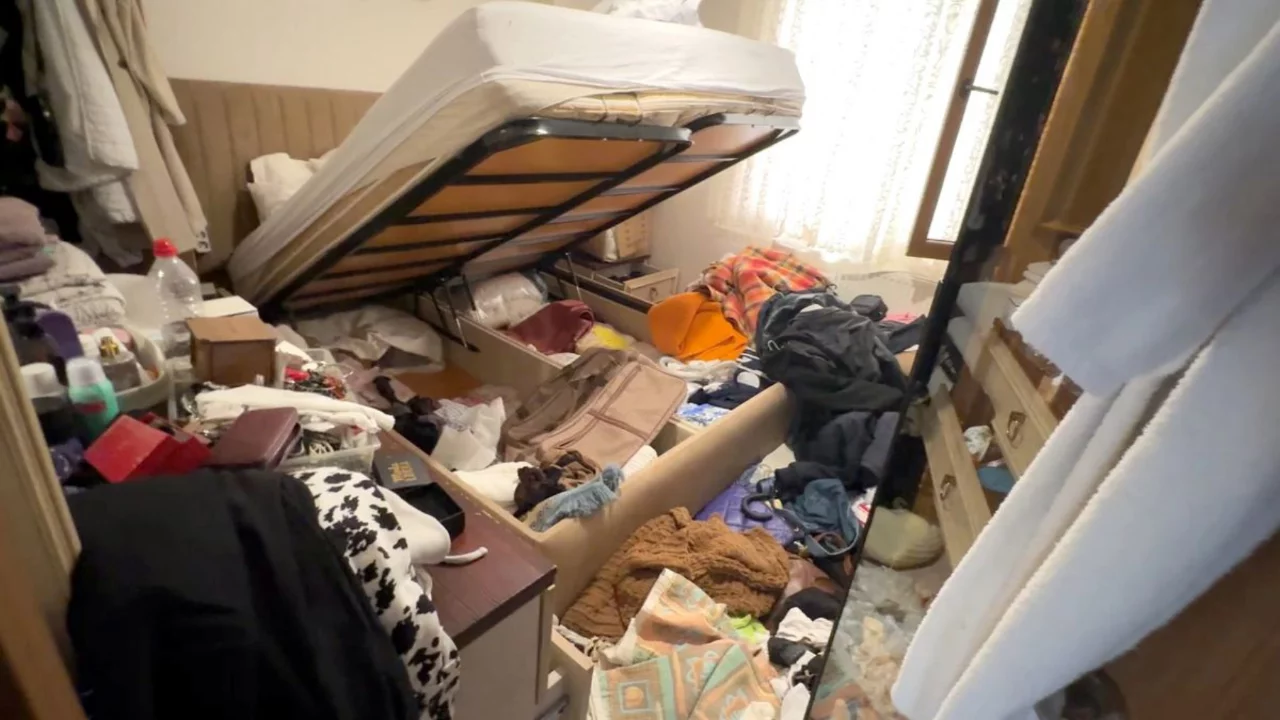Kedi ve köpekleri mutfağa kapatıp 600 bin liralık hırsızlık yaptılar