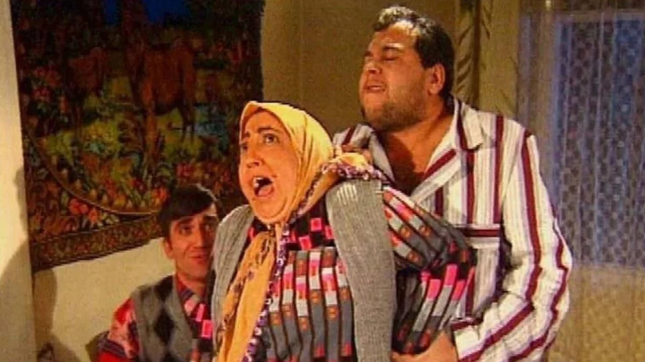 İlyas İlbey'den &uuml;zen haber! B&ouml;breğinde t&uuml;m&ouml;r tespit edildi, ailesinden dua &ccedil;ağrısı