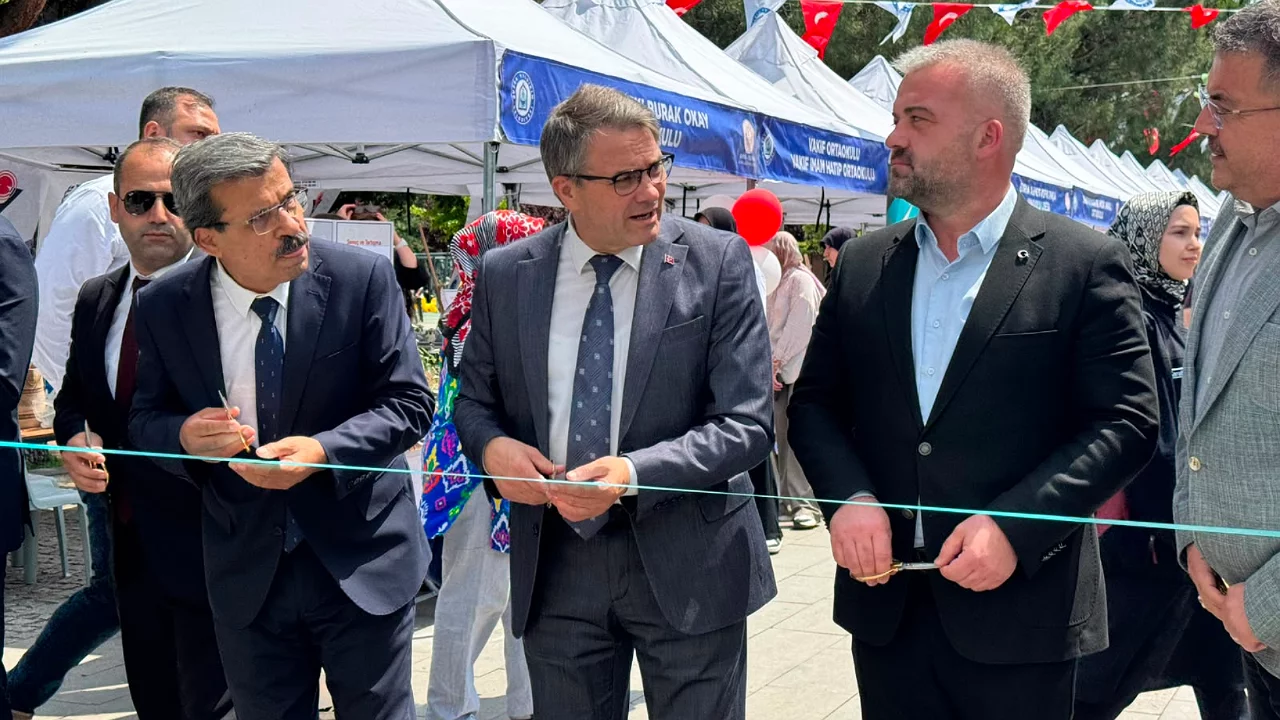 Bursa'da &ouml;ğrenciler bilim projelerini tanıttı!