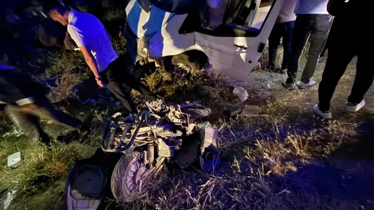 Motosiklet ile minibüs çarpıştı, sürücü hayatını kaybetti